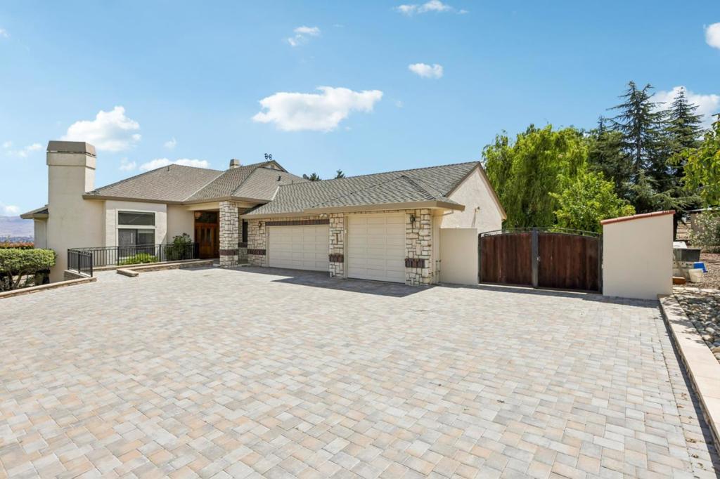 275 Nicholson Drive, Hollister, CA 95023 — photo 1