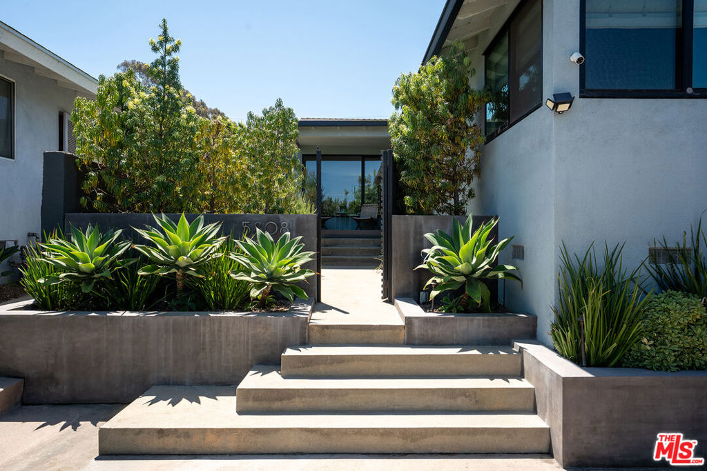 5808 Vicstone Court, Culver City, CA 90232 — photo 1