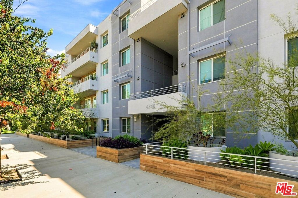 4240 Laurel Canyon Boulevard 305, Studio City, CA 91604 — photo 1