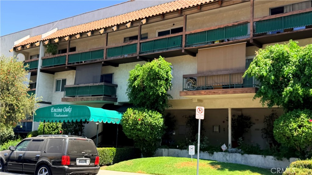 5460 White Oak No. D312, Los Angeles, CA 91316 — photo 1