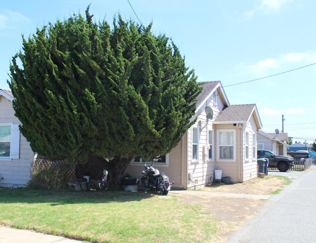 40 Tharp Avenue, Watsonville, CA 95076 — photo 1