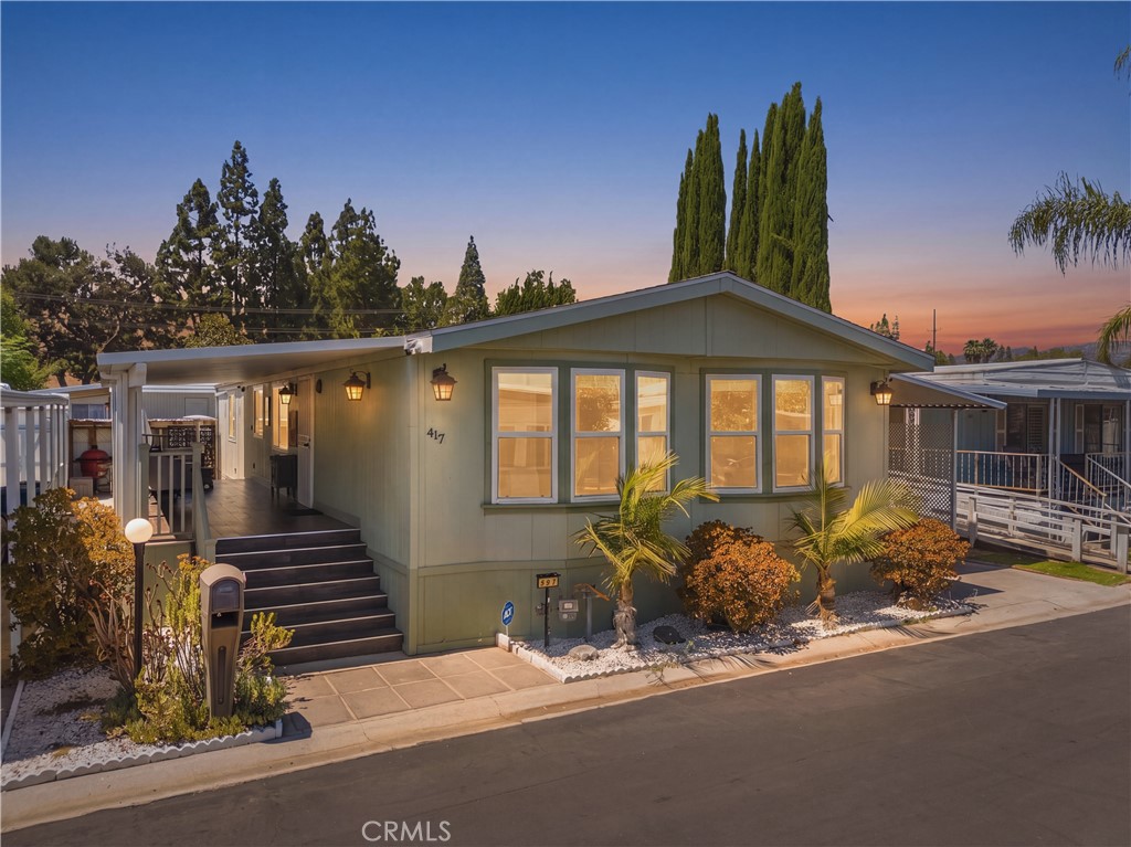 8811 Canoga 417, Canoga Park, CA 91304 — photo 1