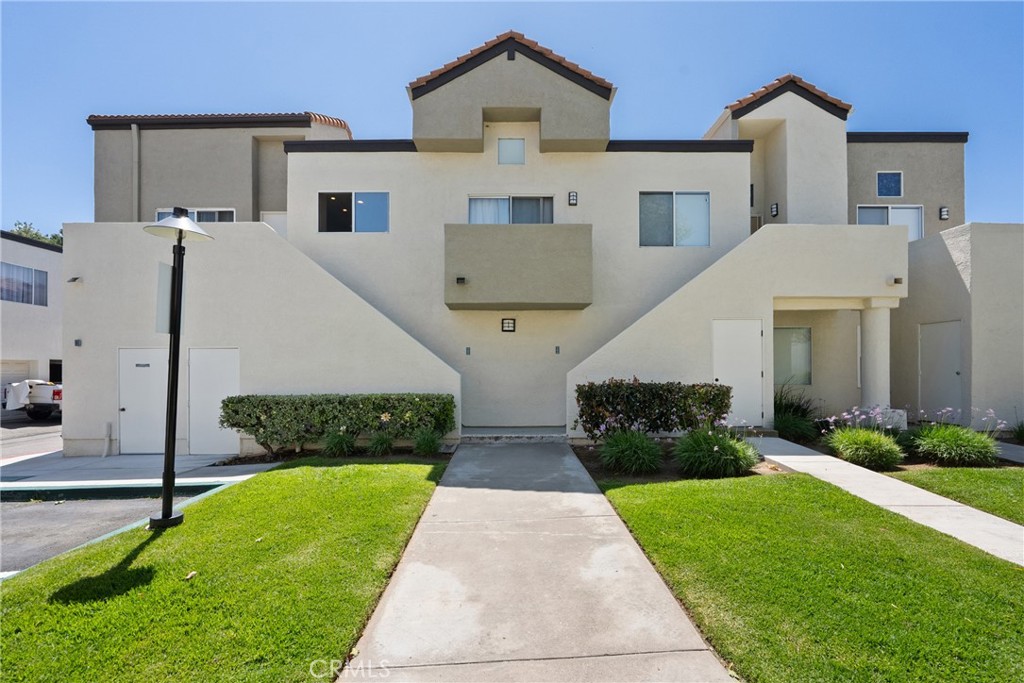 21200 Trumpet 205, Newhall, CA 91321 — photo 1