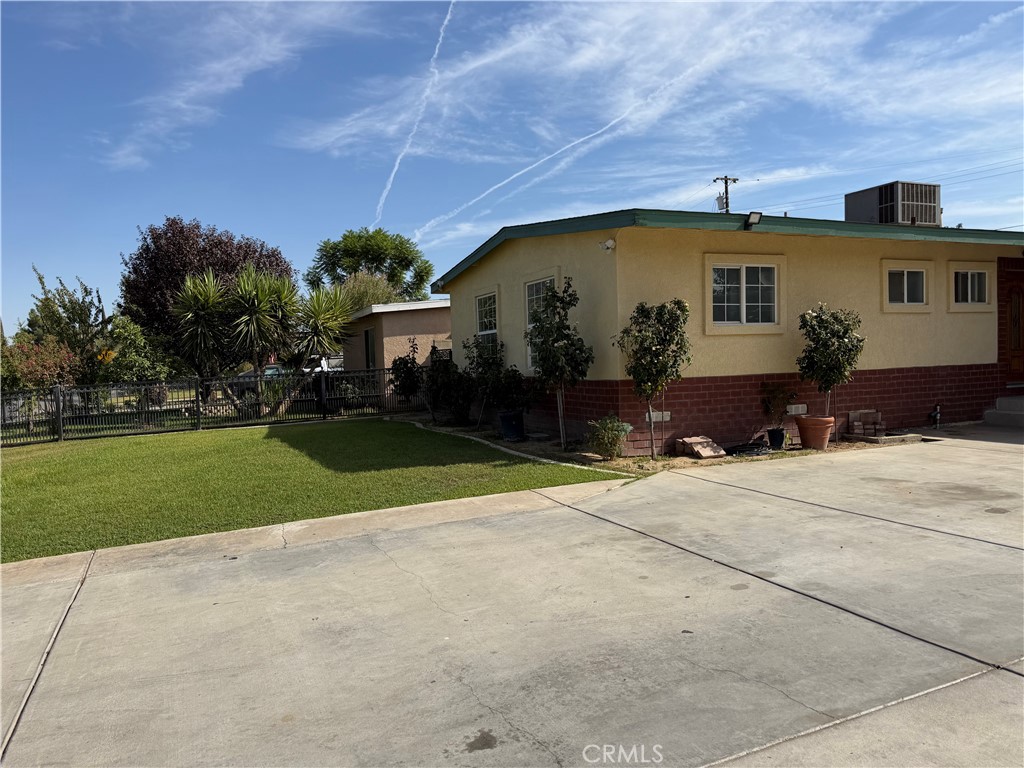 2601 Dore Drive, Bakersfield, CA 93304 — photo 1