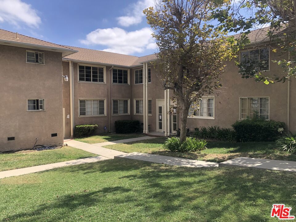 4072 Hillcrest Drive D, Los Angeles, CA 90008 — photo 1