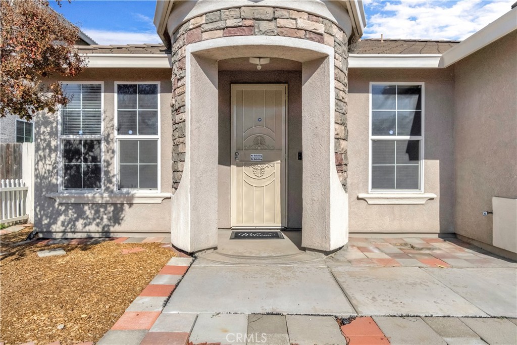 1049 Stanford Avenue, Madera, CA 93637 — photo 1