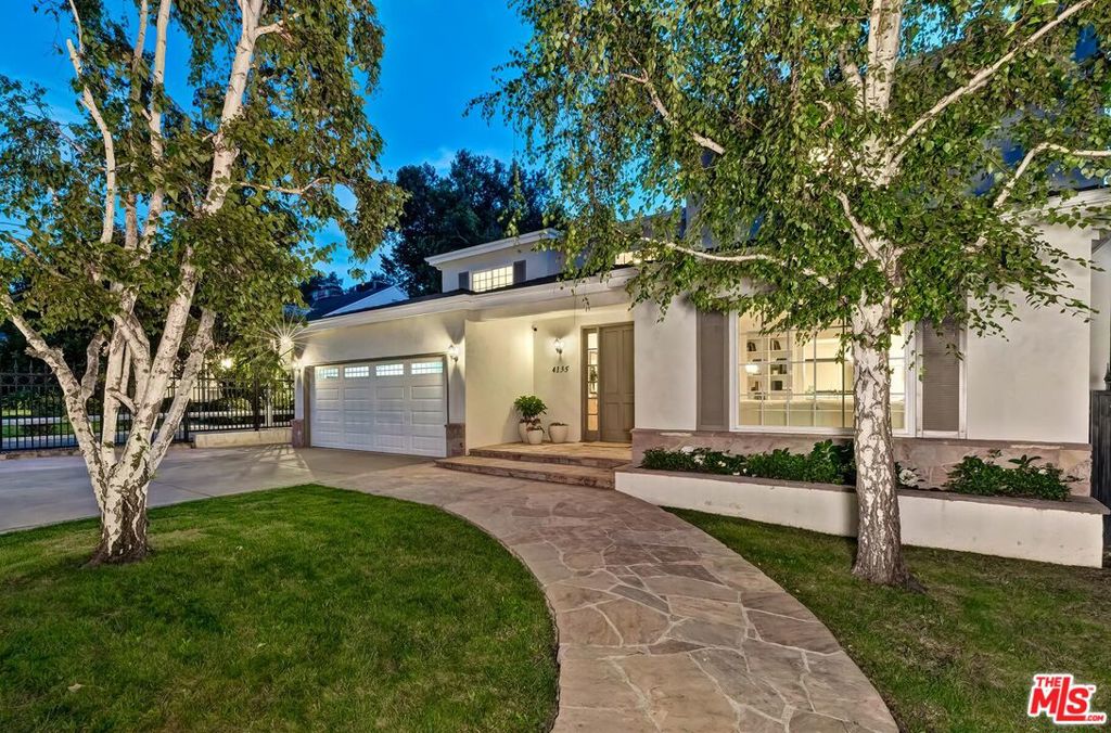 4135 Nagle Avenue, Los Angeles, CA 91423 — photo 1