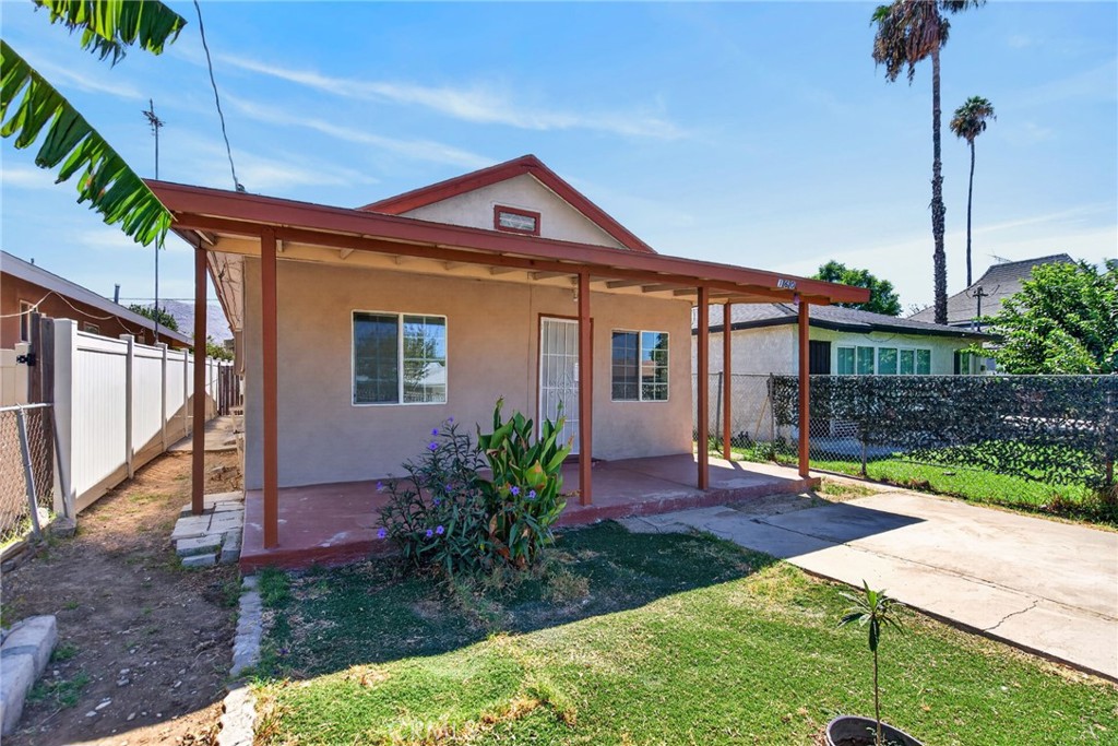 160 Highland Avenue, Riverside, CA 92507 — photo 1