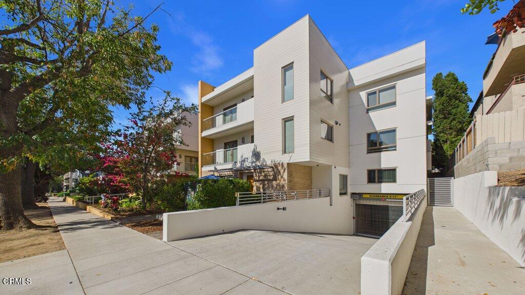 137 S Wilson Avenue 107, Pasadena, CA 91106 — photo 1