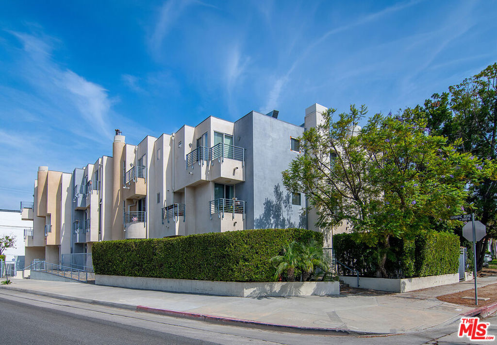 5601 W Olympic Boulevard 301, Los Angeles, CA 90036 — photo 1