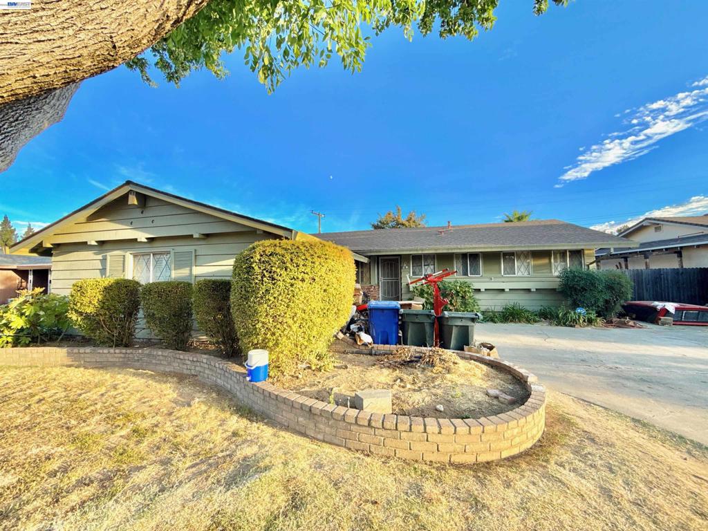 5814 Hemlock St, Sacramento, CA 95841 — photo 1