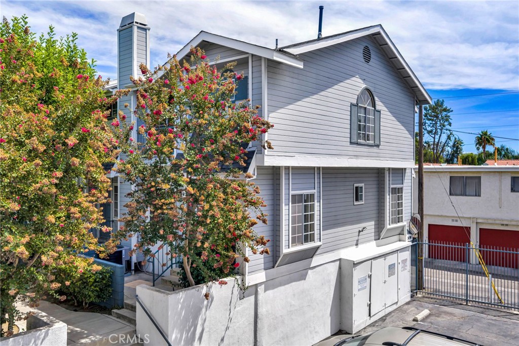 7420 Corbin ave 8, Reseda, CA 91335 — photo 1