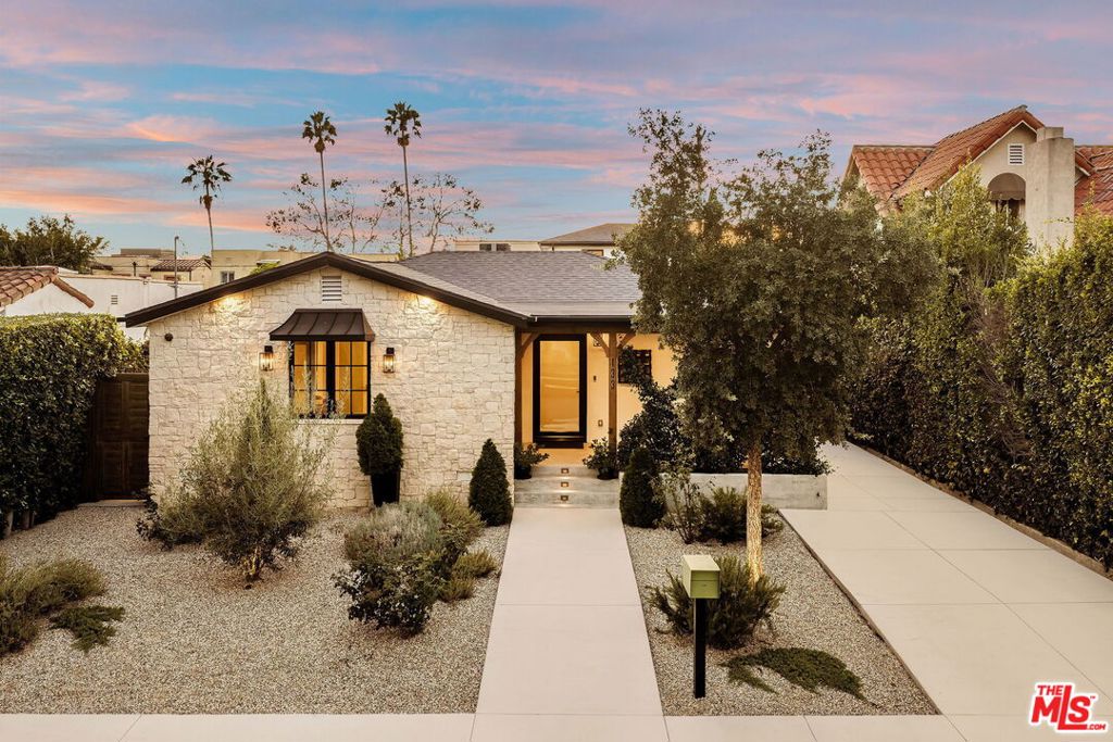133 N La Jolla Avenue, Los Angeles, CA 90048 — photo 1