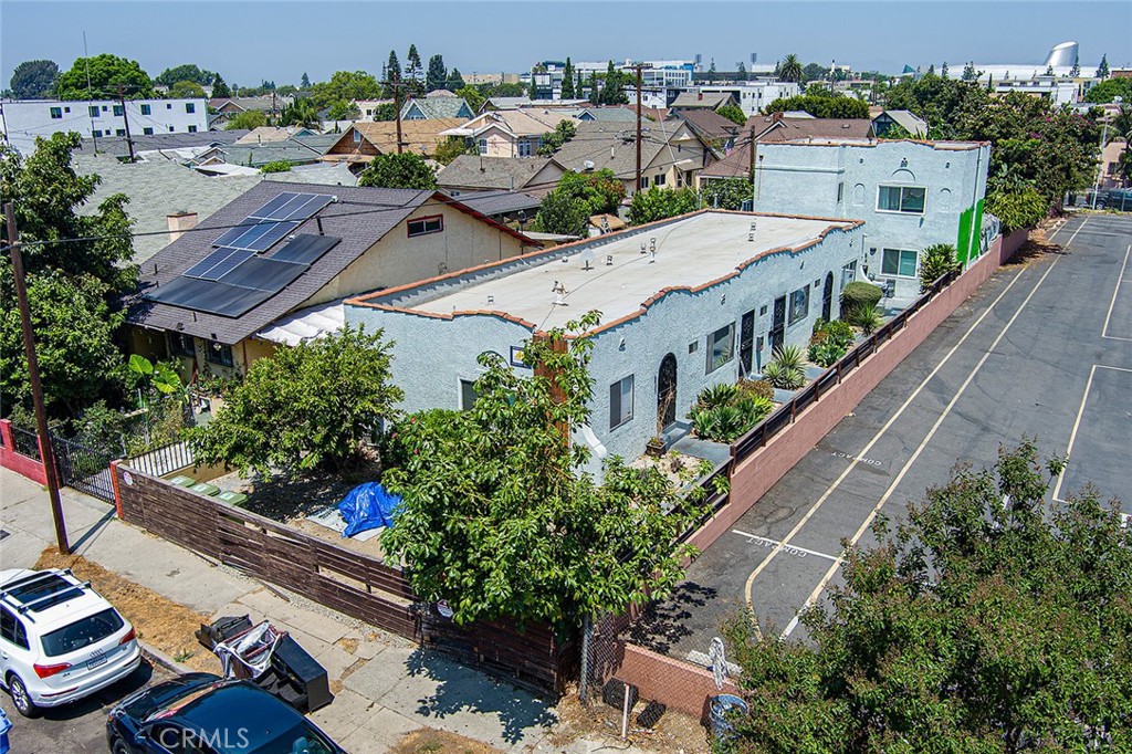 517 W 42nd, Los Angeles, CA 90037 — photo 1