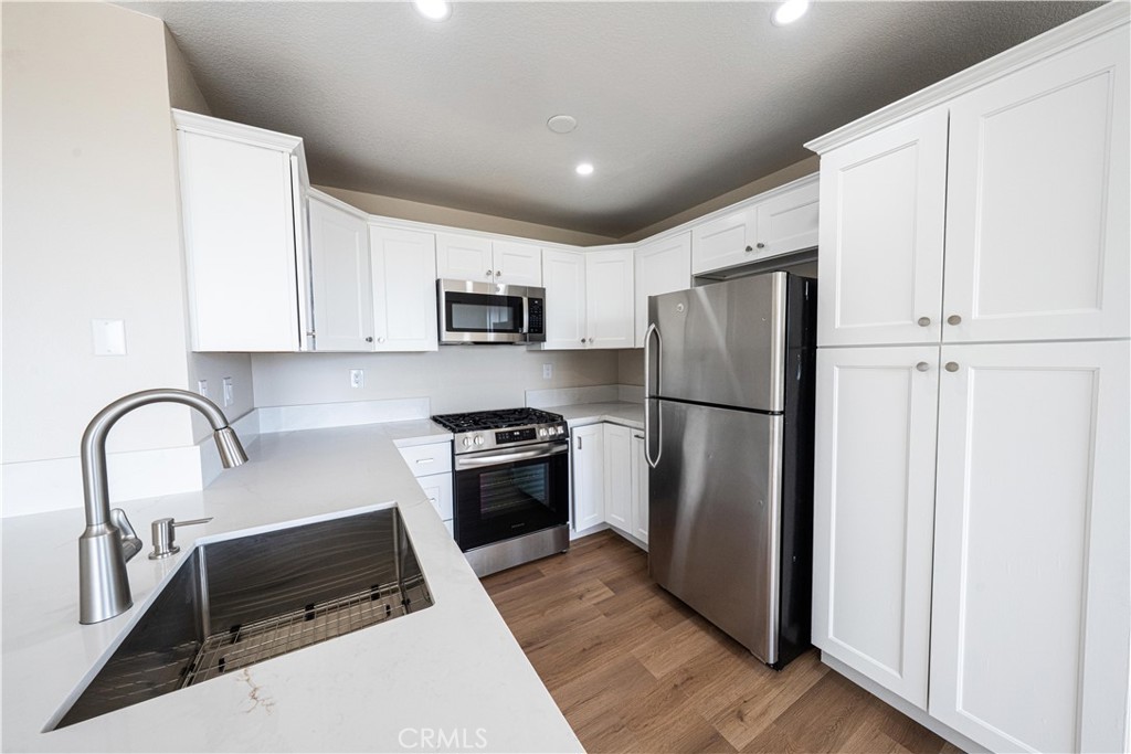 2568 Avenida Del 201, Corona, CA 92882 — photo 1