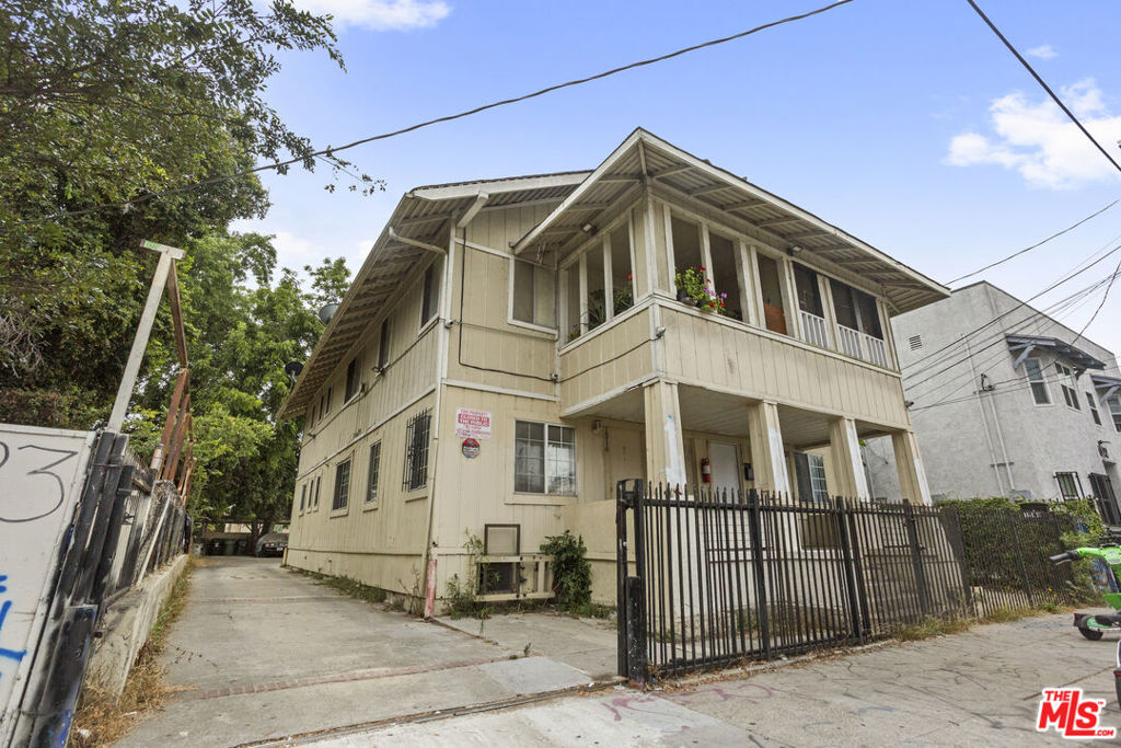 1516 W 11th Place, Los Angeles, CA 90015 — photo 1