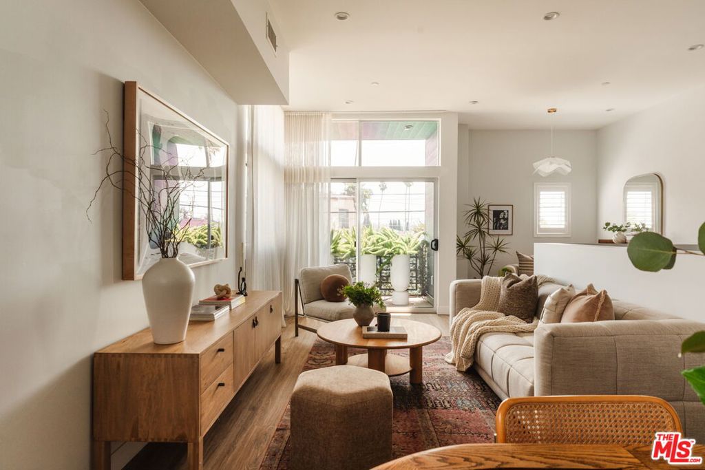 1434 1/2 S Sycamore Avenue, Los Angeles, CA 90019 — photo 1