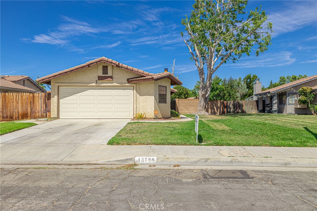 43729 La Paz, Lancaster, CA 93535 — photo 1