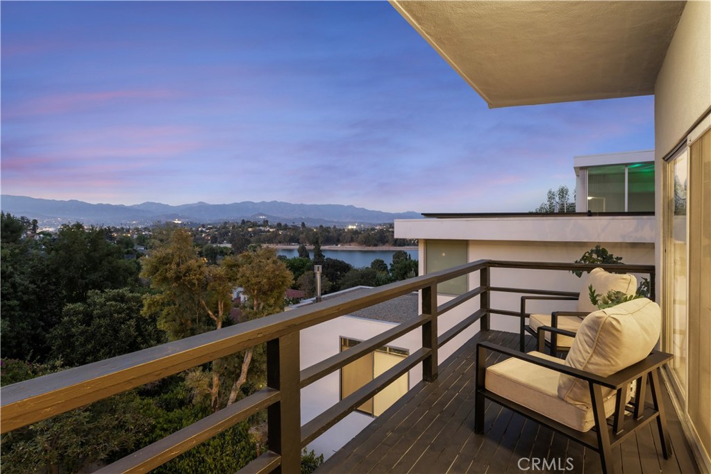 2054 Kenilworth, Los Angeles, CA 90039 — photo 1