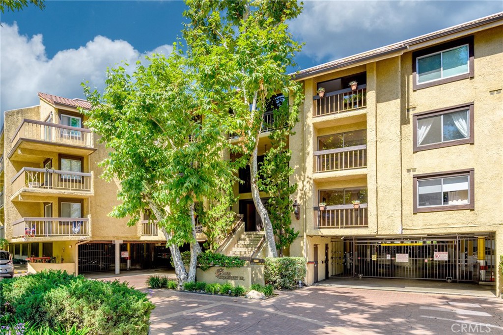 3481 Stancrest Drive 206, Glendale, CA 91208 — photo 1