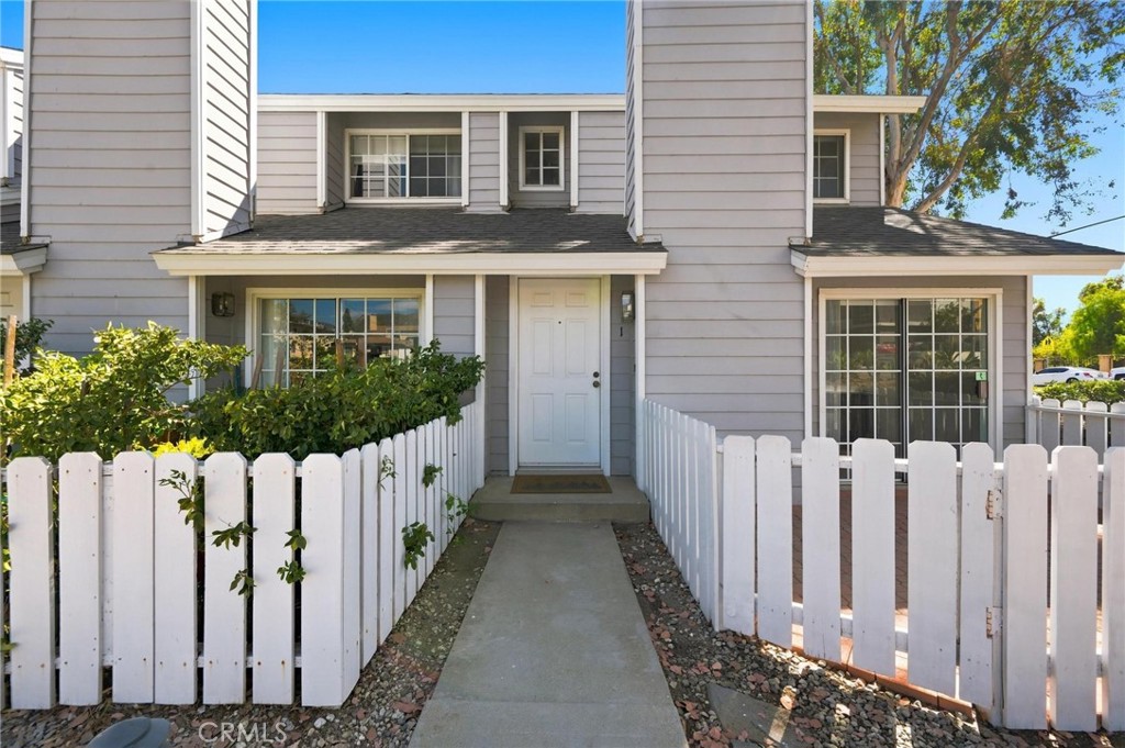14380 Foothill Blvd 1, Los Angeles, CA 91342 — photo 1