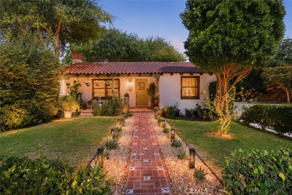 404 N Vinedo Avenue, Pasadena, CA 91107 — photo 1