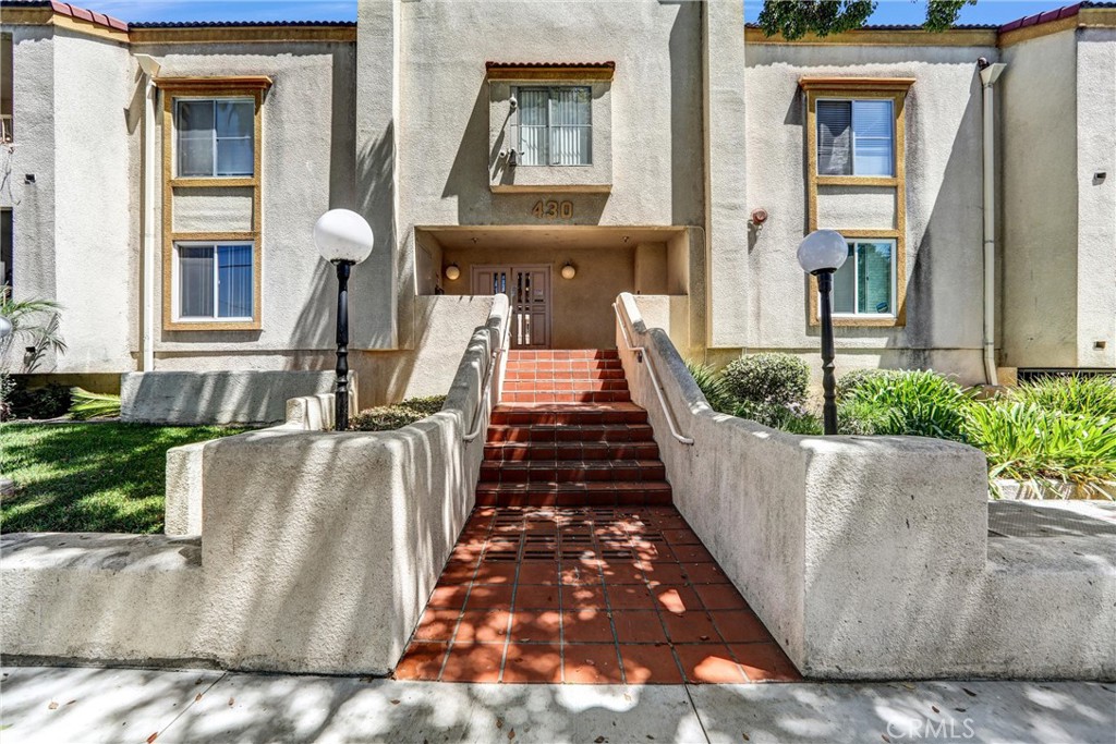 430 N Holliston 104, Pasadena, CA 91106 — photo 1
