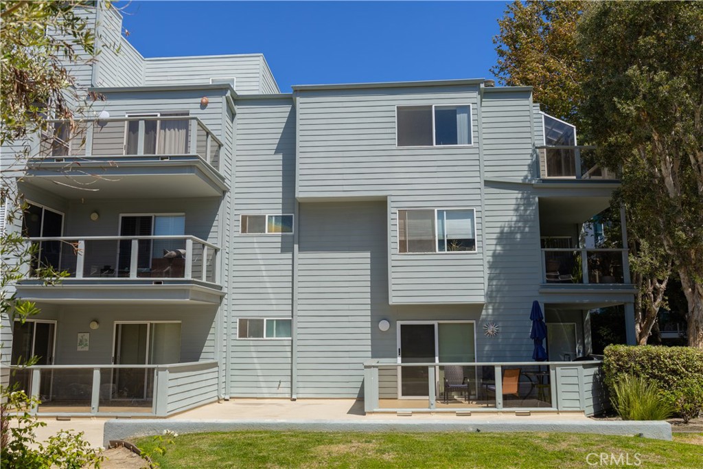 210 The Village 305, Redondo Beach, CA 90277 — photo 1