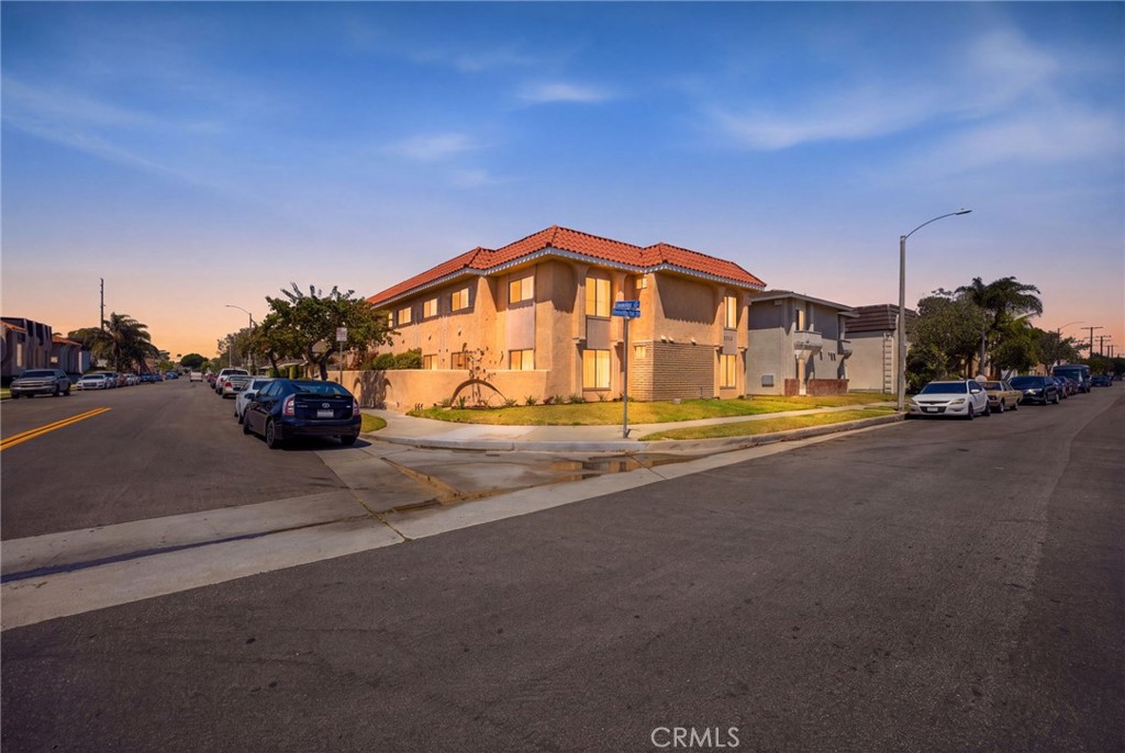 1501 Huntington Street, Huntington Beach, CA 92648 — photo 1