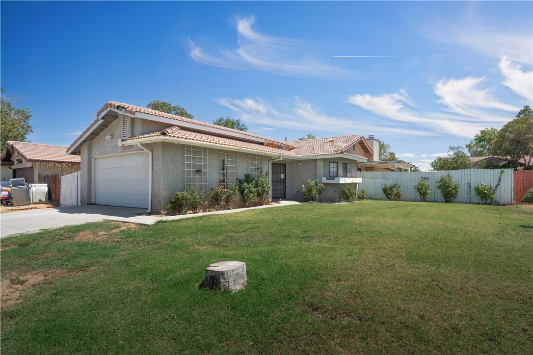43732 La Paz, Lancaster, CA 93535 — photo 1