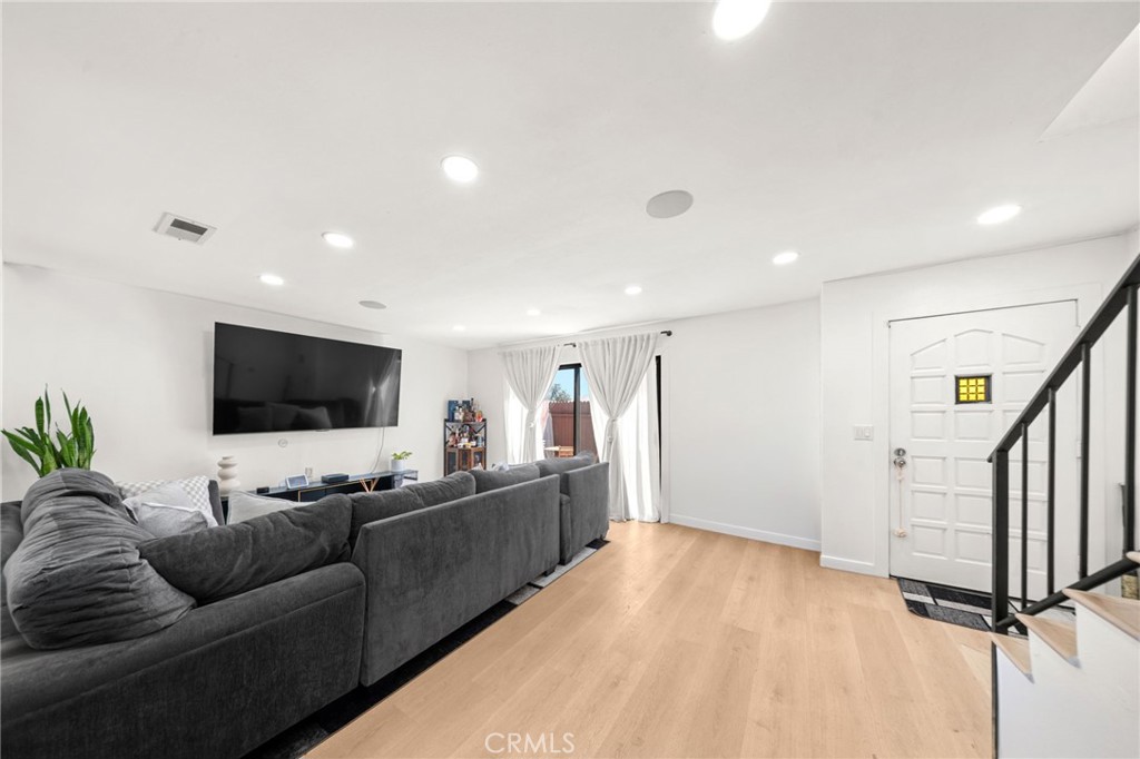 2729 Central Avenue H, El Monte, CA 91733 — photo 1
