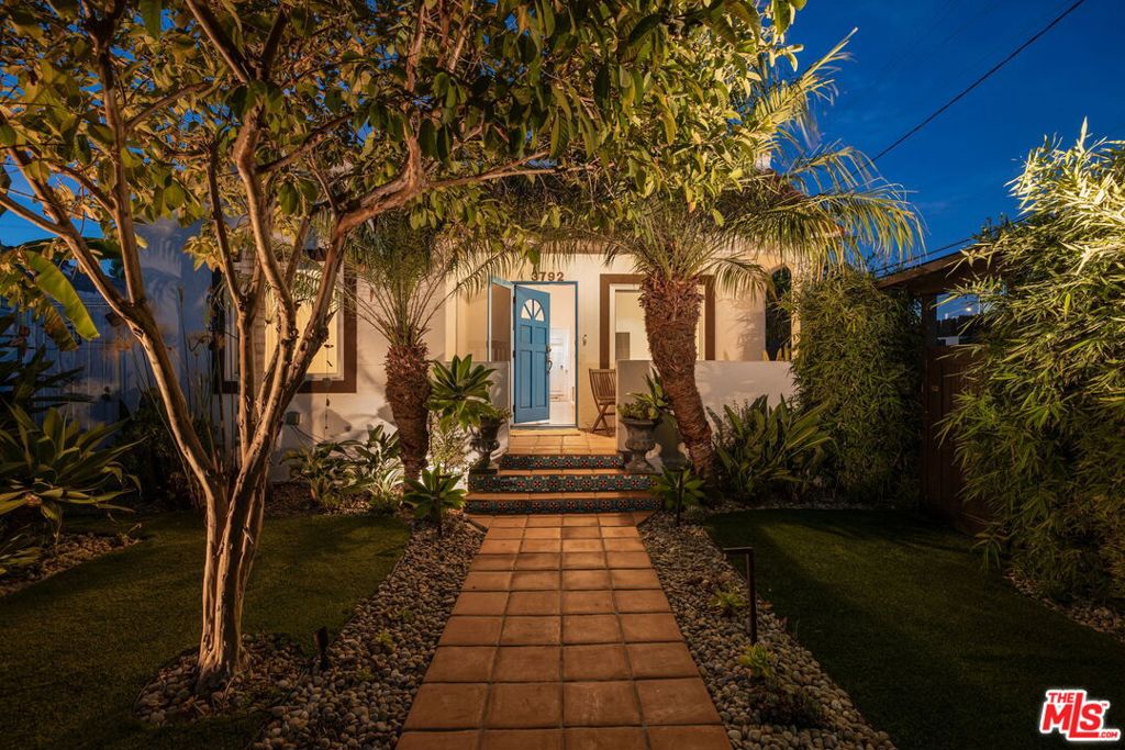 3792 Colonial Avenue, Los Angeles, CA 90066 — photo 1