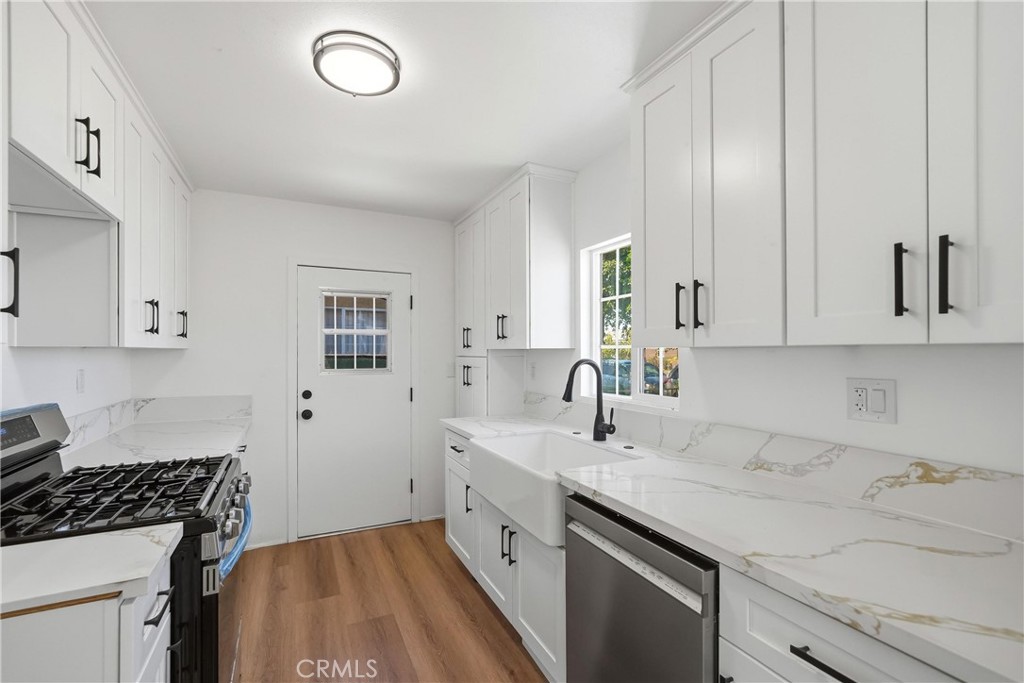 2114 N Bahama Avenue, Los Angeles, CA 90059 — photo 1