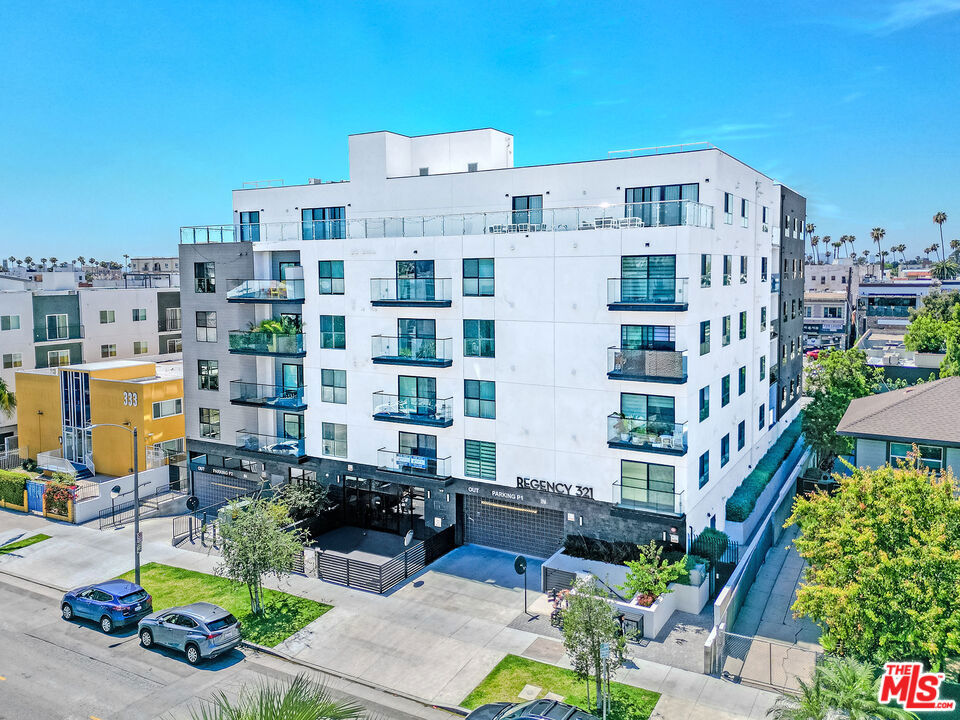 321 S Oxford Avenue 405, Los Angeles, CA 90010 — photo 1