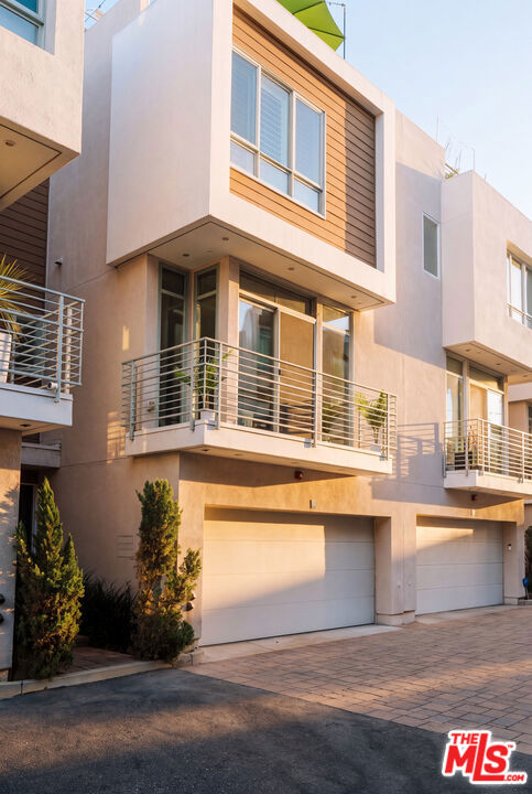 1400 N Fuller Avenue 16, Los Angeles, CA 90046 — photo 1