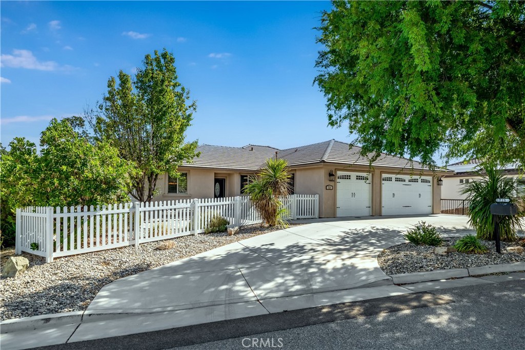 725 Red Cloud Road, Paso Robles, CA 93446 — photo 1