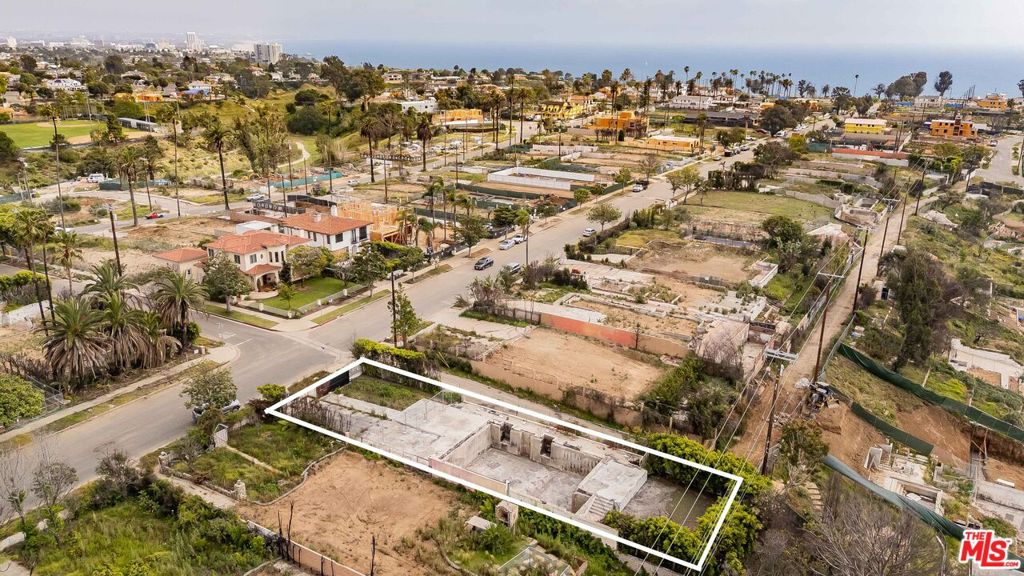 701 Via De La Paz, Pacific Palisades, CA 90272 — photo 1