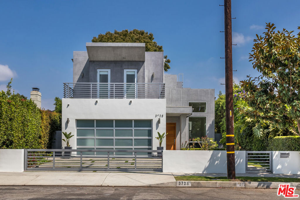 3728 S Barrington Avenue, Los Angeles, CA 90066 — photo 1