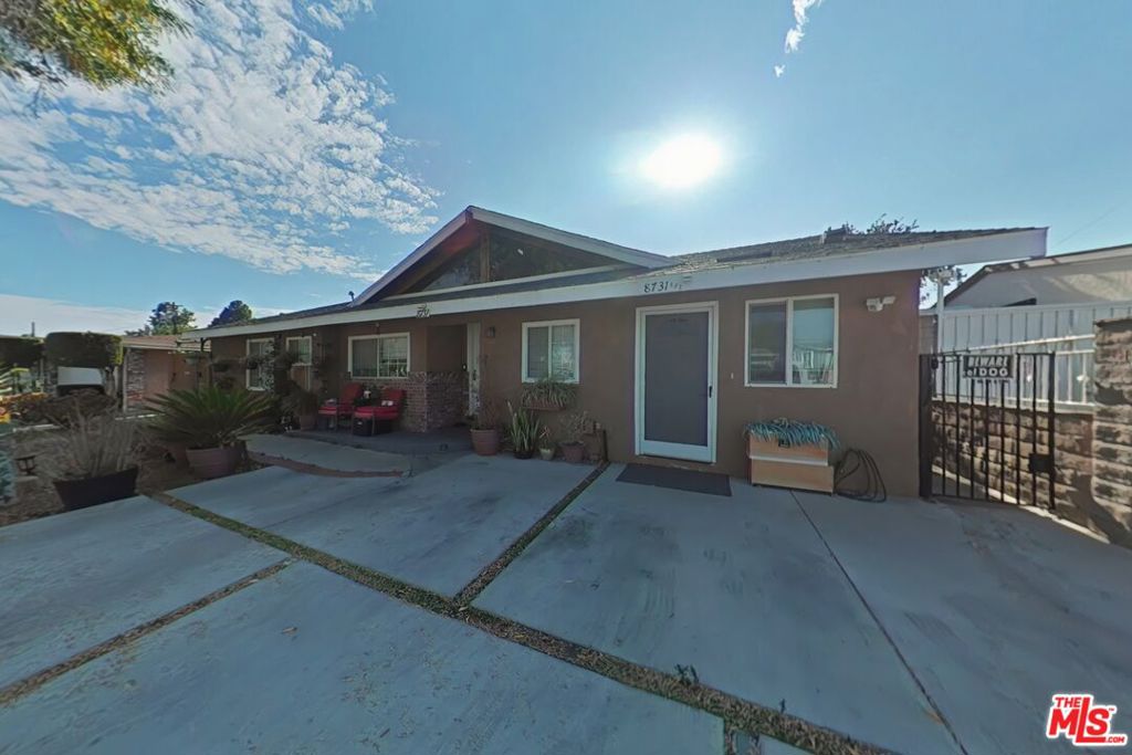 8731 Colbath Avenue, Los Angeles, CA 91402 — photo 1