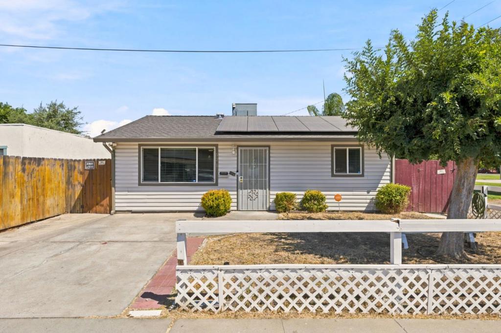 521 Oregon Street, Manteca, CA 95337 — photo 1