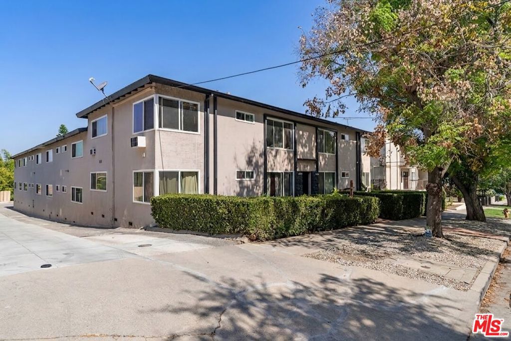 1351 Armadale Avenue, Los Angeles, CA 90042 — photo 1