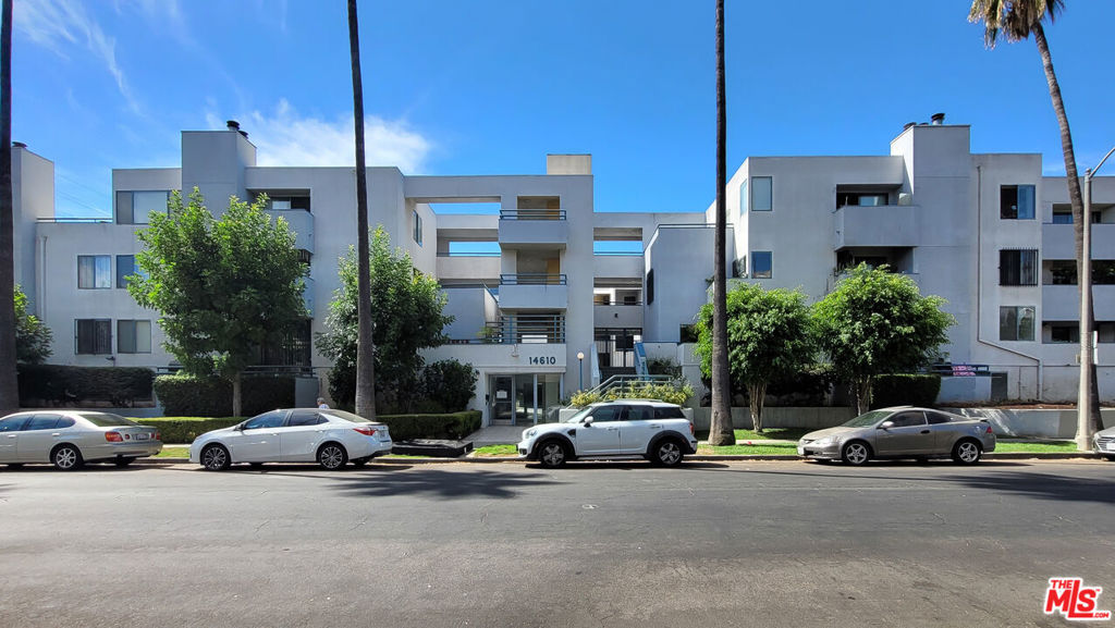 14610 Erwin Street 211, Los Angeles, CA 91411 — photo 1