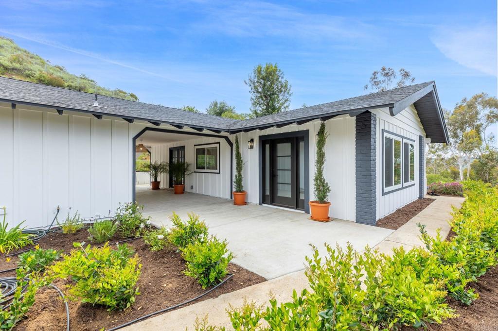 3346 Laurashawn Lane, Escondido, CA 92026 — photo 1
