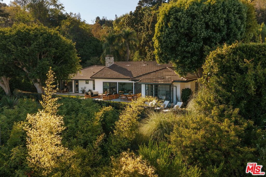 10122 Sunbrook Drive, Los Angeles, CA 90210 — photo 1