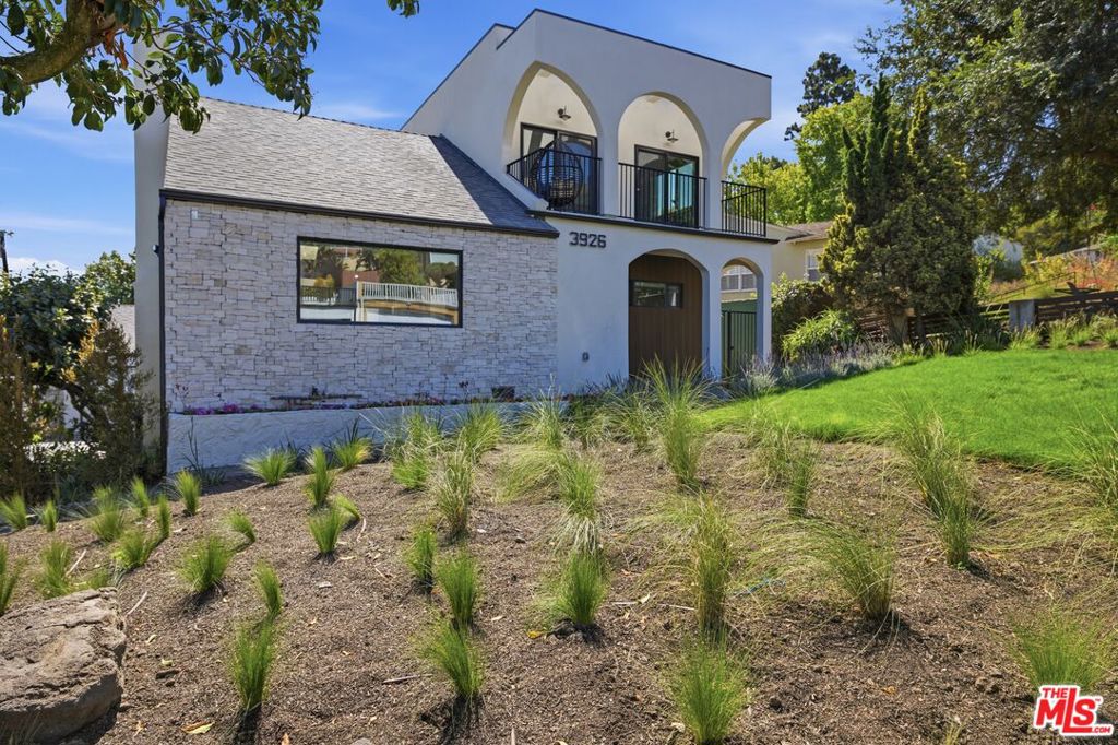 3926 S Ridgeley Drive, Los Angeles, CA 90008 — photo 1