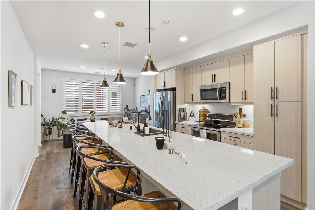 9942 Artesia Boulevard 708, Bellflower, CA 90706 — photo 1