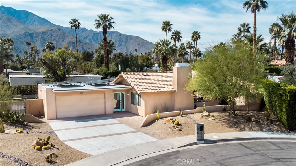 575 N Burton Way, Palm Springs, CA 92262 — photo 1