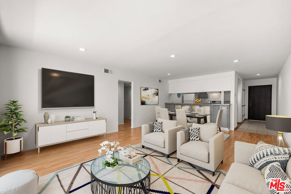 444 S Gramercy Place 10, Los Angeles, CA 90020 — photo 1