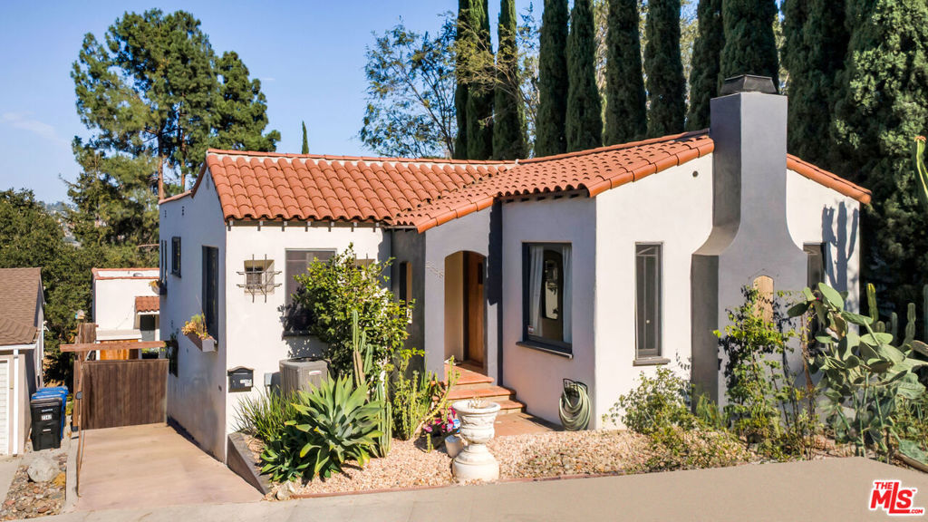 2338 Lake View Avenue, Los Angeles, CA 90039 — photo 1