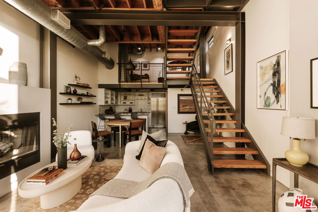208 S Venice Boulevard A, Venice, CA 90291 — photo 1